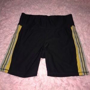 Bicycle shorts with yellow and grey down sides